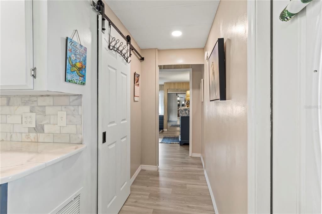 For Sale: $184,900 (2 beds, 2 baths, 1160 Square Feet)