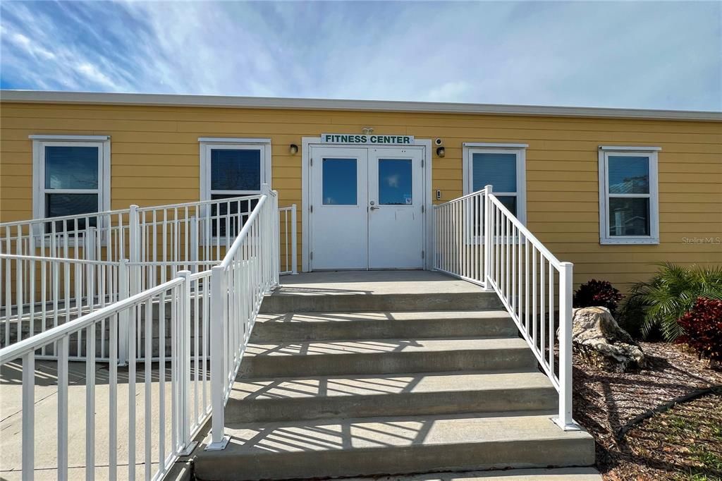 For Sale: $184,900 (2 beds, 2 baths, 1160 Square Feet)