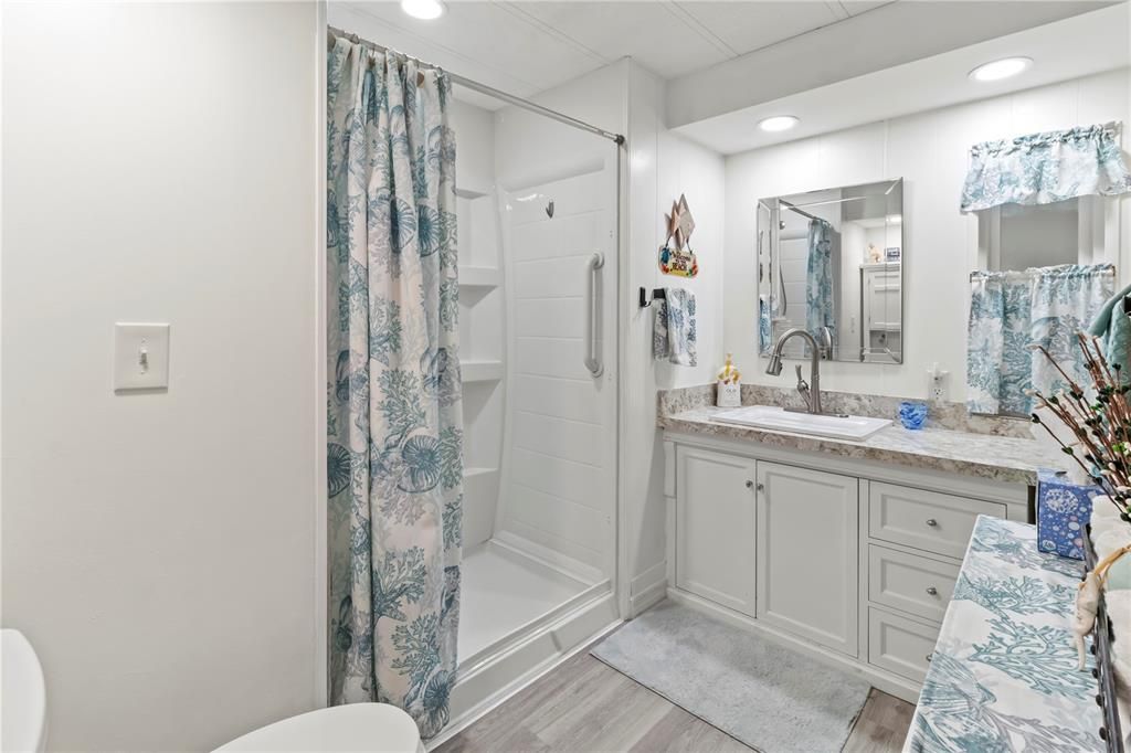 For Sale: $184,900 (2 beds, 2 baths, 1160 Square Feet)