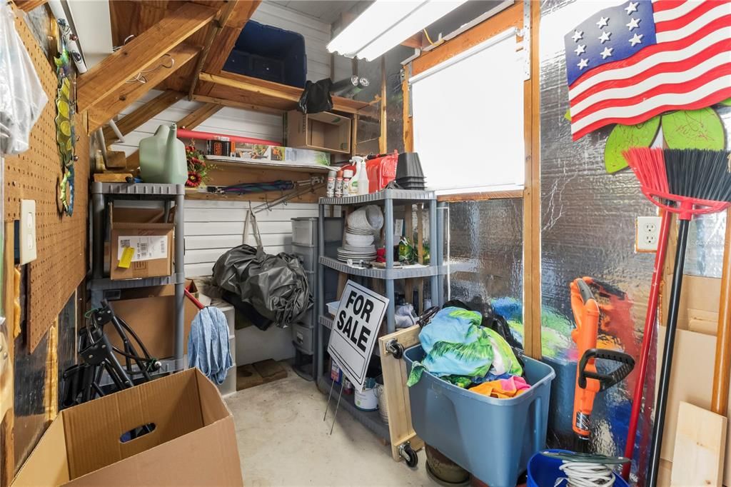 For Sale: $184,900 (2 beds, 2 baths, 1160 Square Feet)