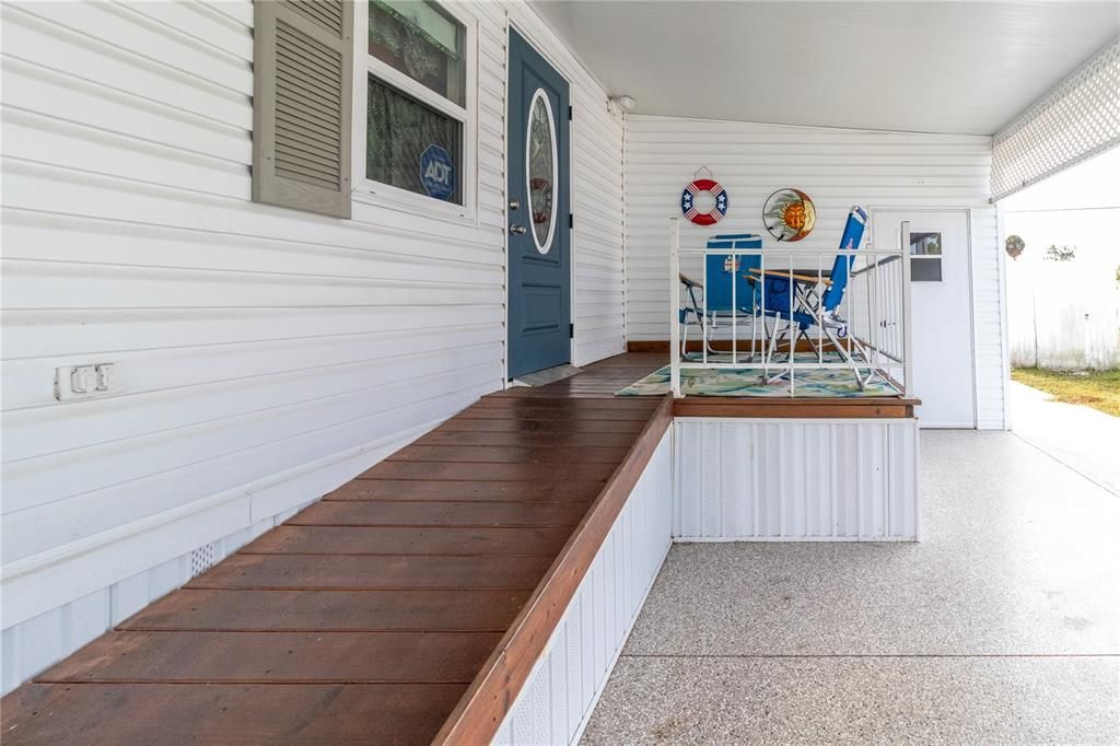 For Sale: $184,900 (2 beds, 2 baths, 1160 Square Feet)