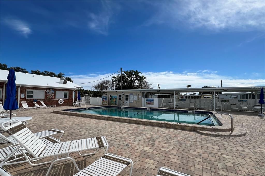 For Sale: $184,900 (2 beds, 2 baths, 1160 Square Feet)