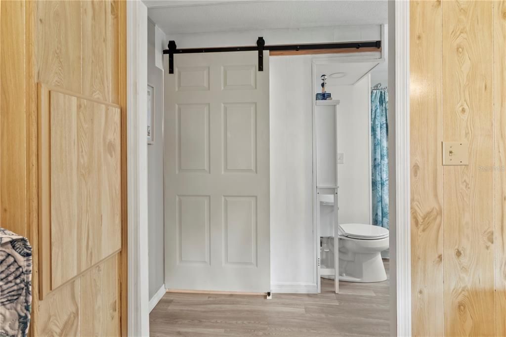 For Sale: $184,900 (2 beds, 2 baths, 1160 Square Feet)