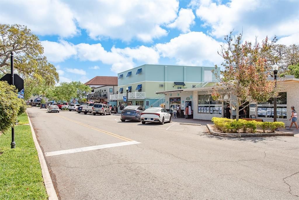 待售: $245,000 (2 贝兹, 2 浴室, 965 平方英尺)