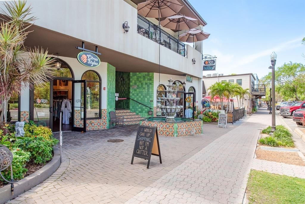 待售: $245,000 (2 贝兹, 2 浴室, 965 平方英尺)