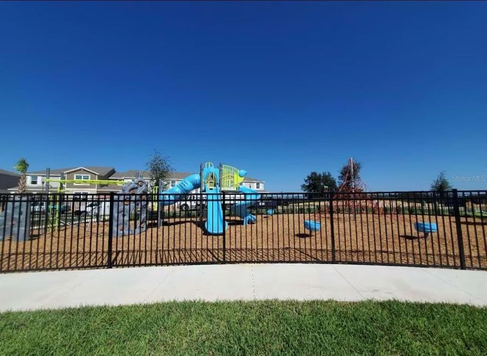 待售: $635,000 (4 贝兹, 2 浴室, 2683 平方英尺)