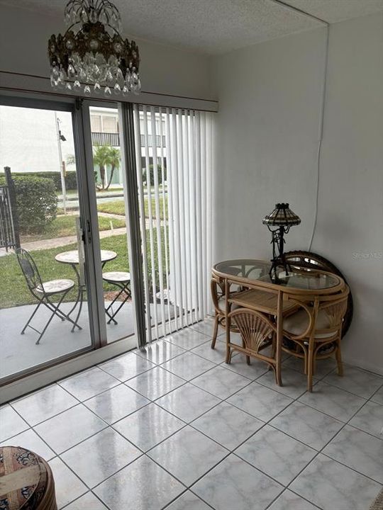 For Rent: $1,650 (1 beds, 1 baths, 750 Square Feet)