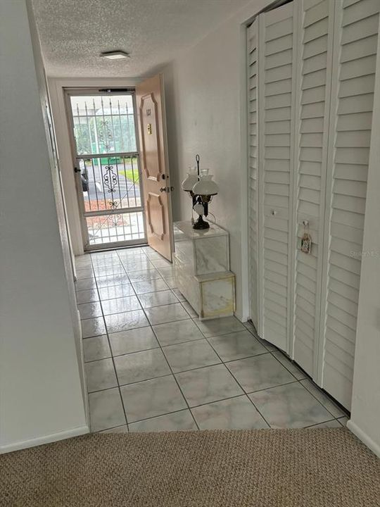 For Rent: $1,650 (1 beds, 1 baths, 750 Square Feet)