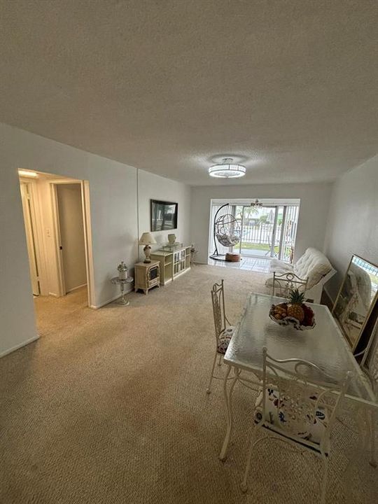 For Rent: $1,650 (1 beds, 1 baths, 750 Square Feet)