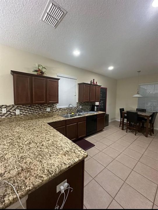 For Rent: $1,650 (1 beds, 1 baths, 750 Square Feet)