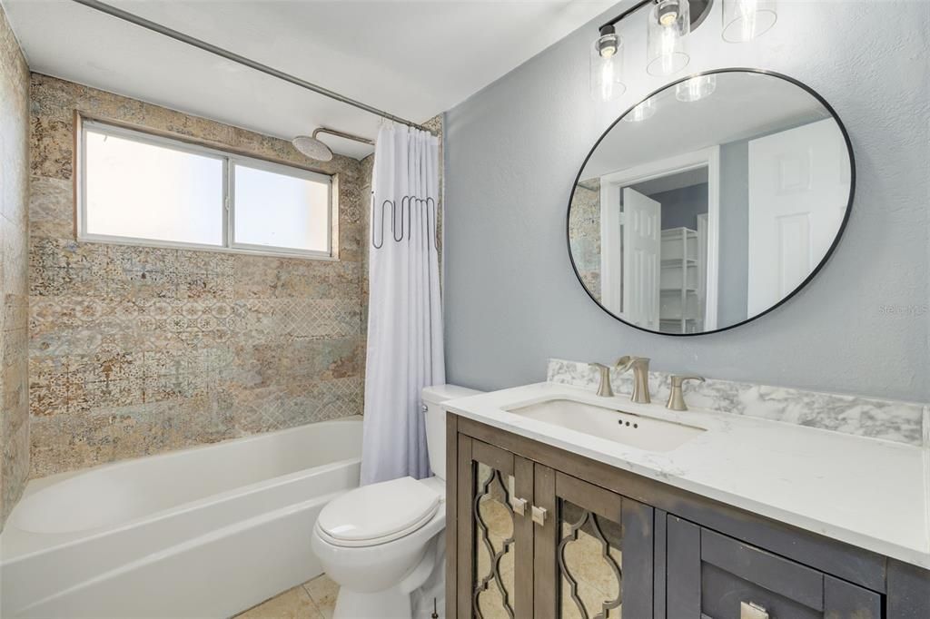 For Rent: $1,750 (2 beds, 1 baths, 900 Square Feet)