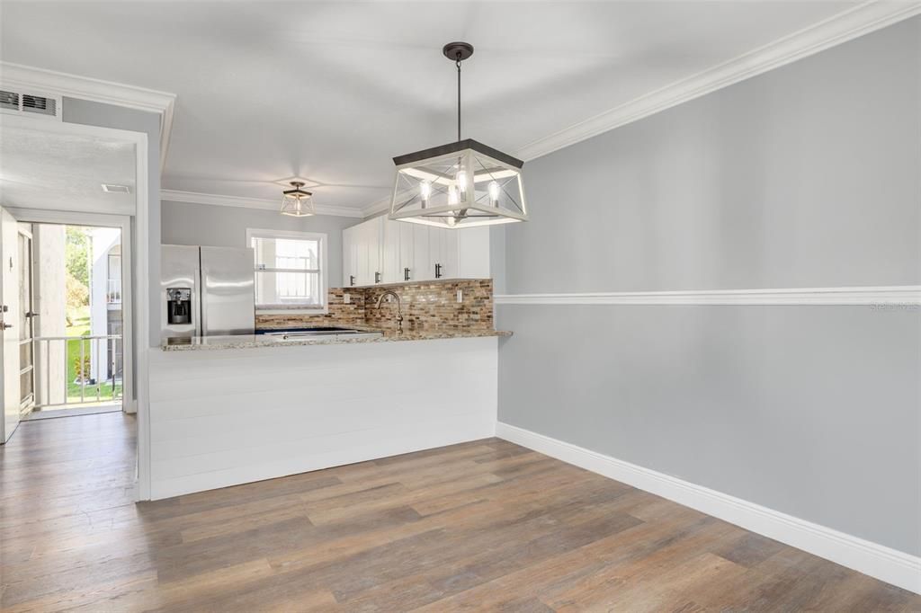 For Rent: $1,750 (2 beds, 1 baths, 900 Square Feet)