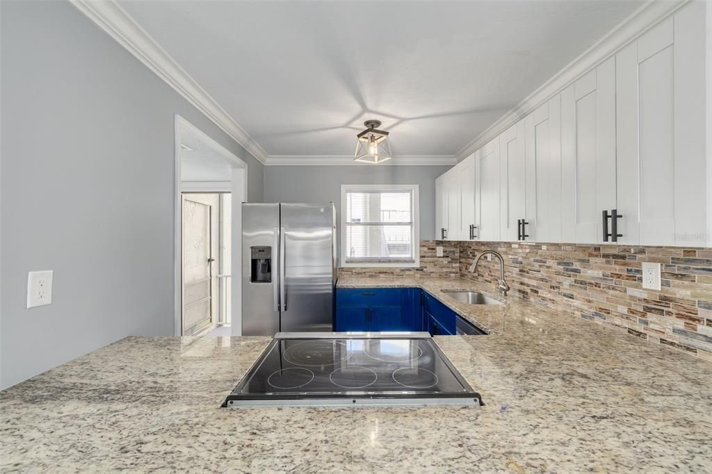 For Rent: $1,750 (2 beds, 1 baths, 900 Square Feet)