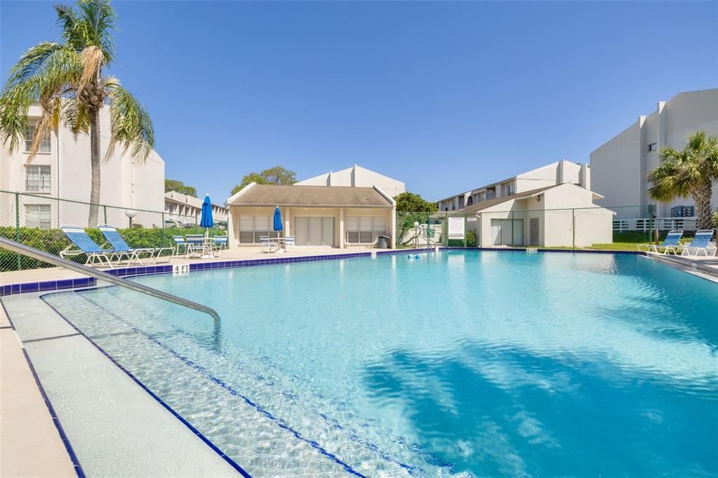 For Rent: $1,750 (2 beds, 1 baths, 900 Square Feet)