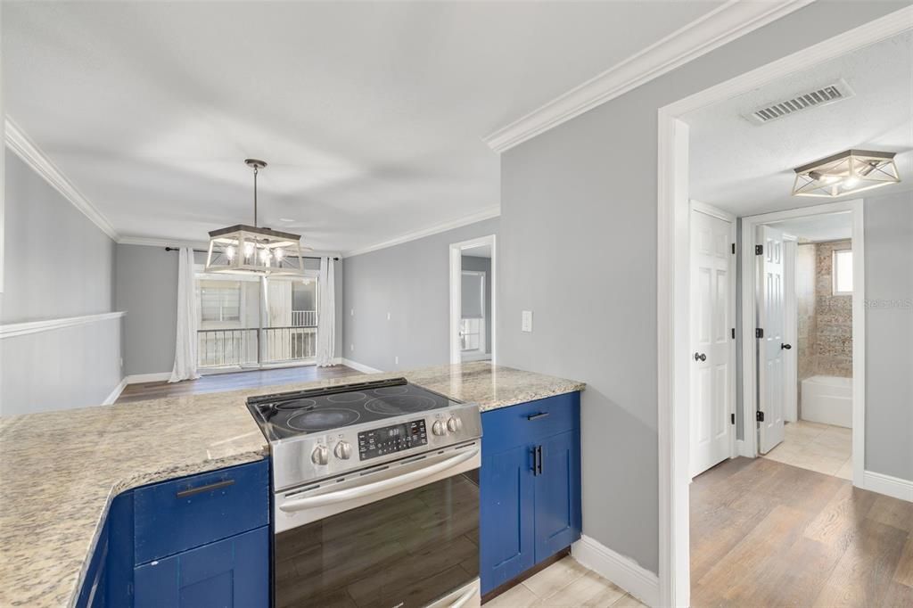 For Rent: $1,750 (2 beds, 1 baths, 900 Square Feet)