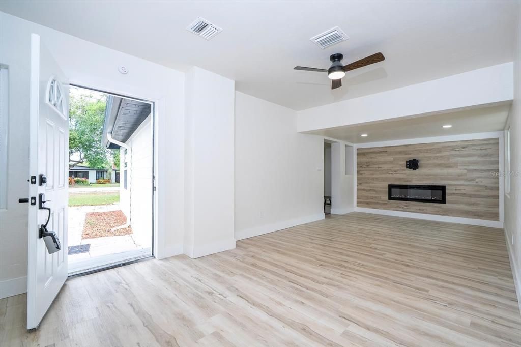 En Renta: $2,400 (3 camas, 2 baños, 1288 Pies cuadrados)