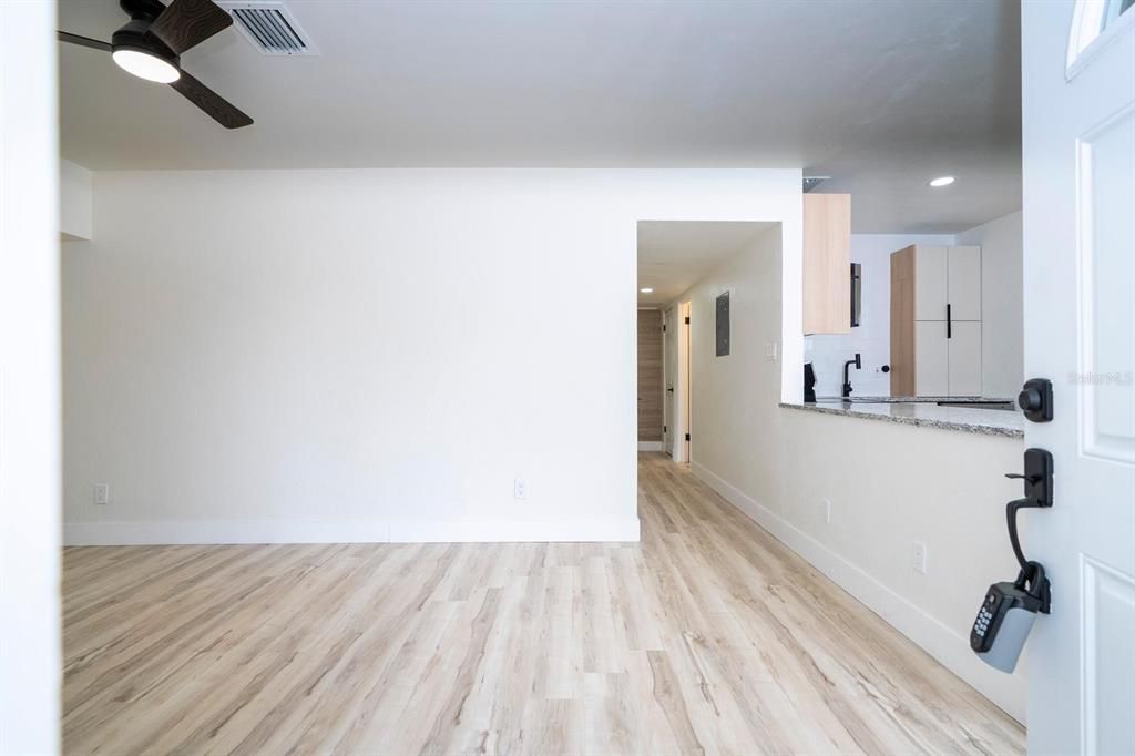 En Renta: $2,400 (3 camas, 2 baños, 1288 Pies cuadrados)