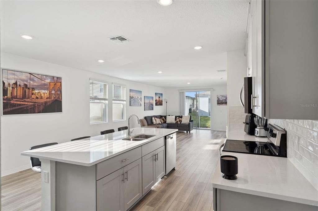 For Sale: $314,999 (4 beds, 2 baths, 1687 Square Feet)