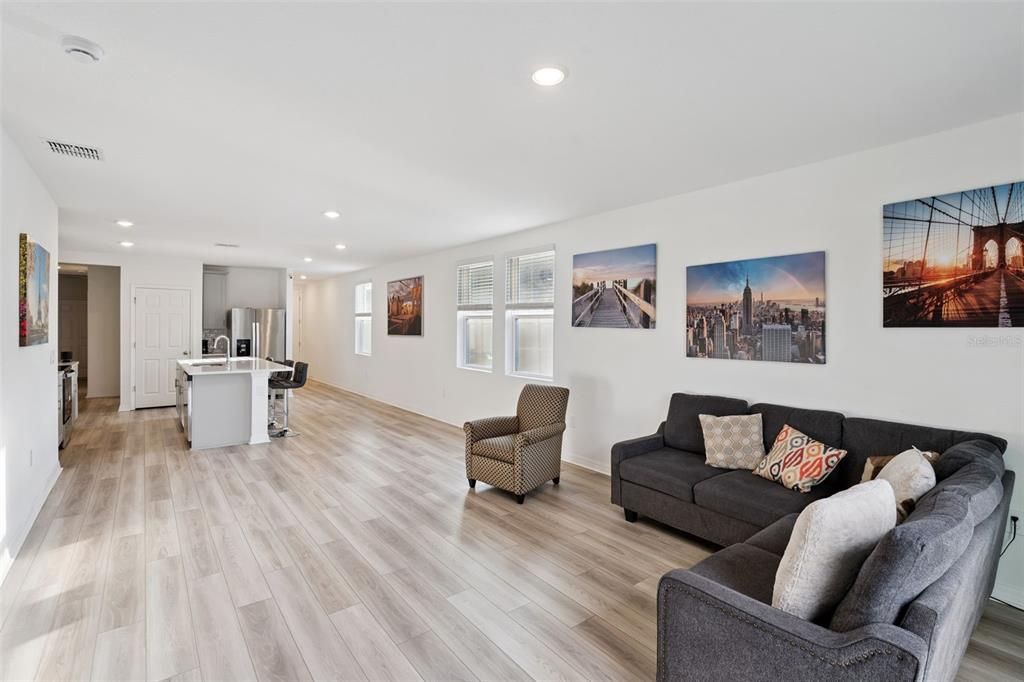 For Sale: $314,999 (4 beds, 2 baths, 1687 Square Feet)