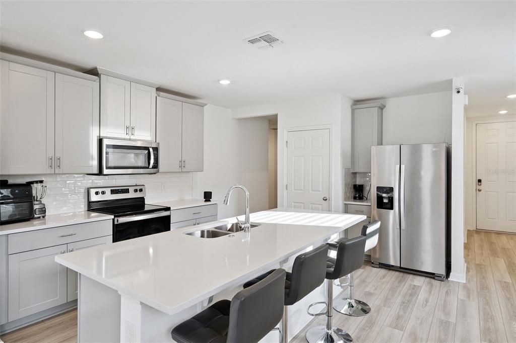 For Sale: $314,999 (4 beds, 2 baths, 1687 Square Feet)