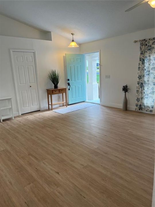 待售: $309,000 (3 贝兹, 2 浴室, 1302 平方英尺)