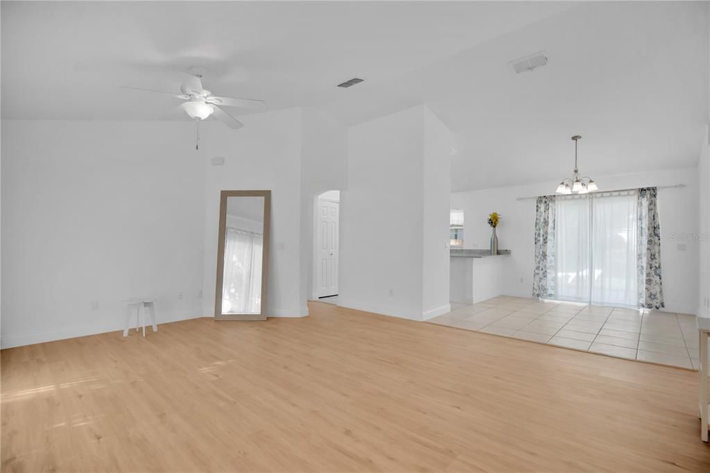 待售: $309,000 (3 贝兹, 2 浴室, 1302 平方英尺)