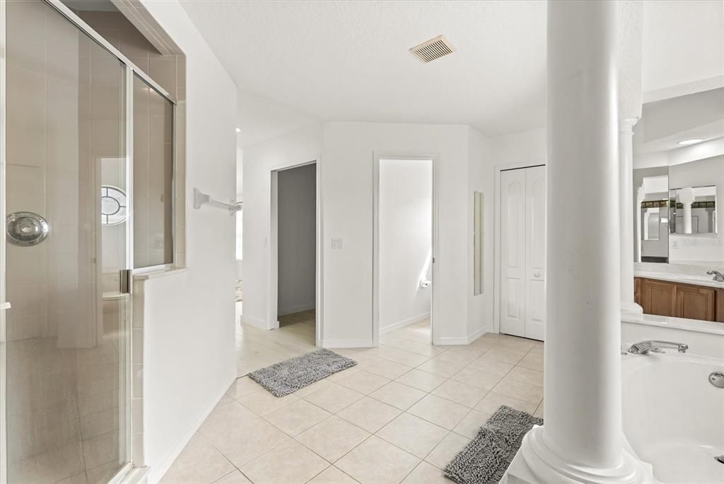 For Rent: $4,500 (6 beds, 4 baths, 4767 Square Feet)