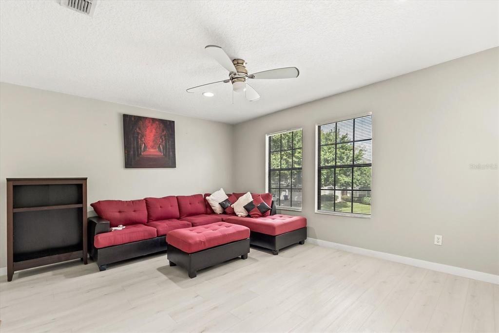 For Rent: $4,500 (6 beds, 4 baths, 4767 Square Feet)