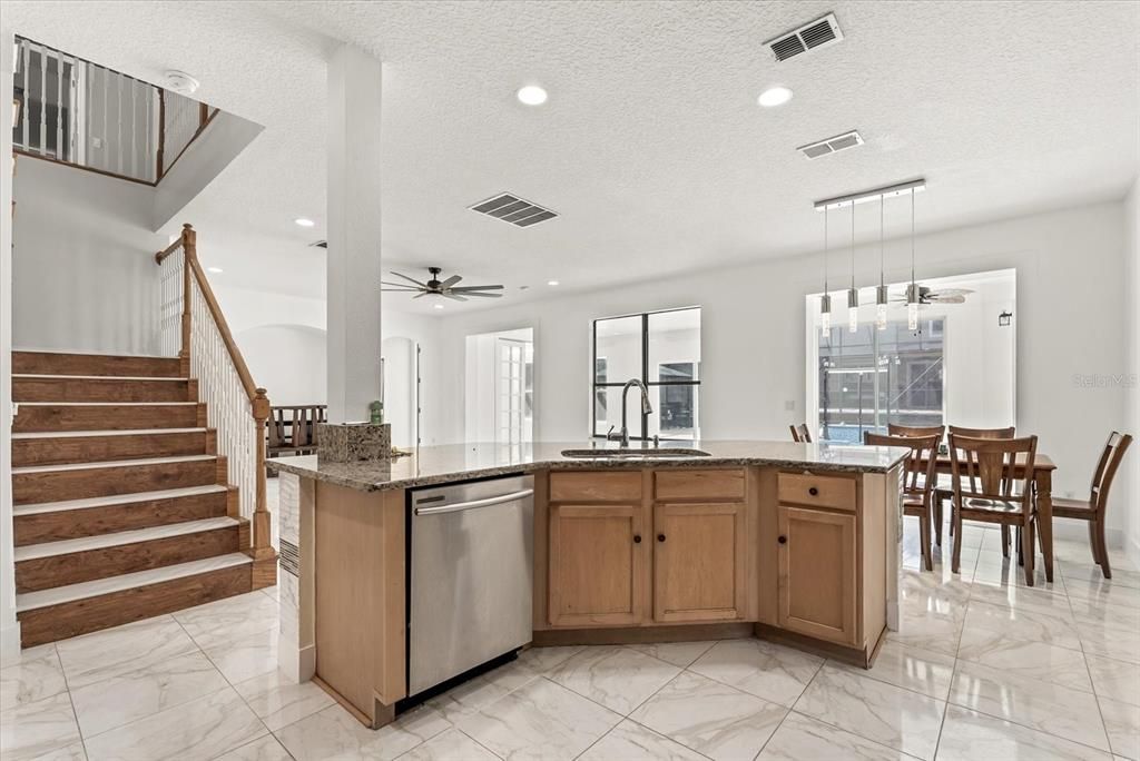 For Rent: $4,500 (6 beds, 4 baths, 4767 Square Feet)