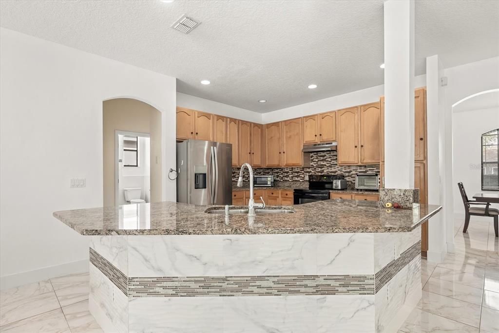 For Rent: $4,500 (6 beds, 4 baths, 4767 Square Feet)