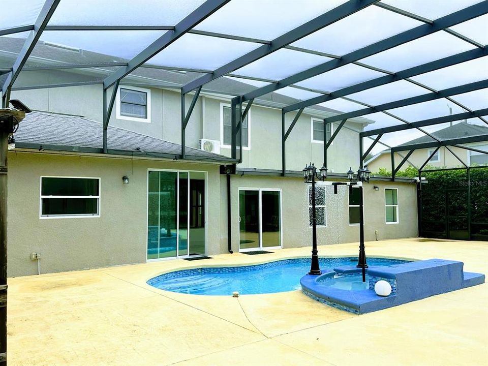 For Rent: $4,500 (6 beds, 4 baths, 4767 Square Feet)