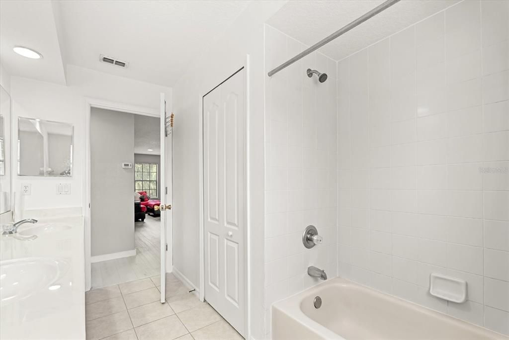 For Rent: $4,500 (6 beds, 4 baths, 4767 Square Feet)