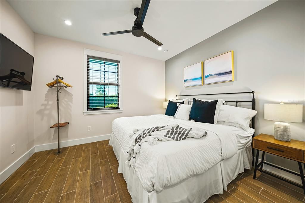 For Sale: $2,975,000 (5 beds, 5 baths, 2966 Square Feet)