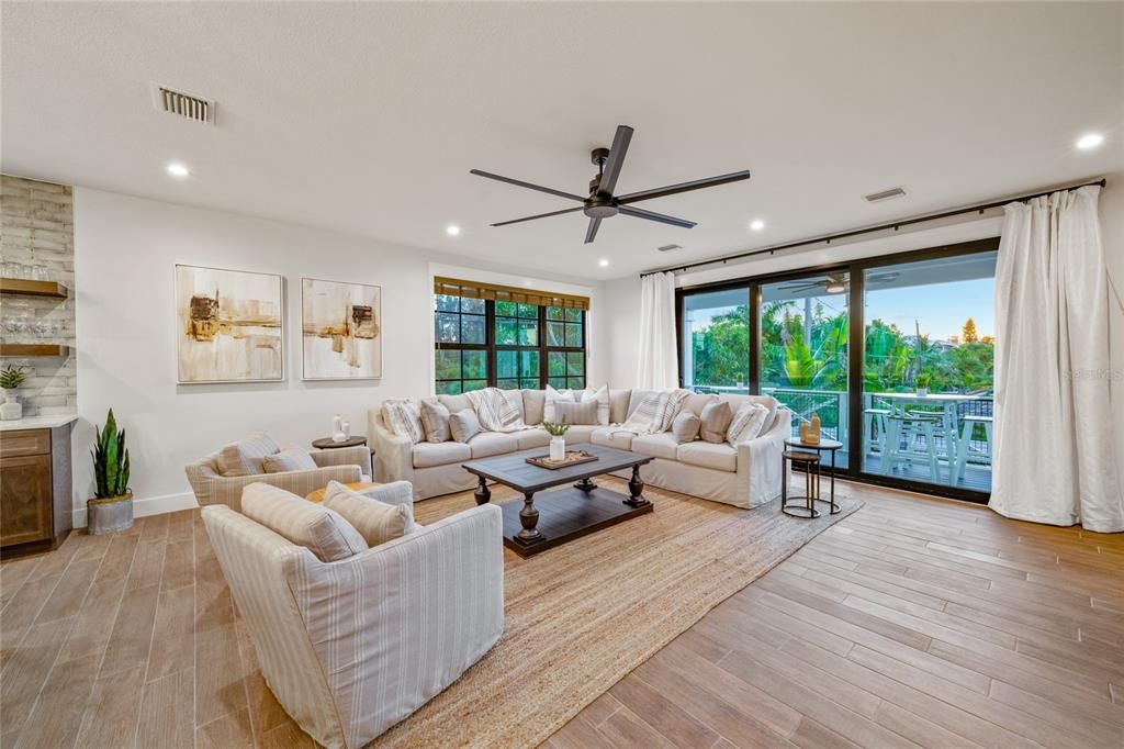 For Sale: $2,975,000 (5 beds, 5 baths, 2966 Square Feet)