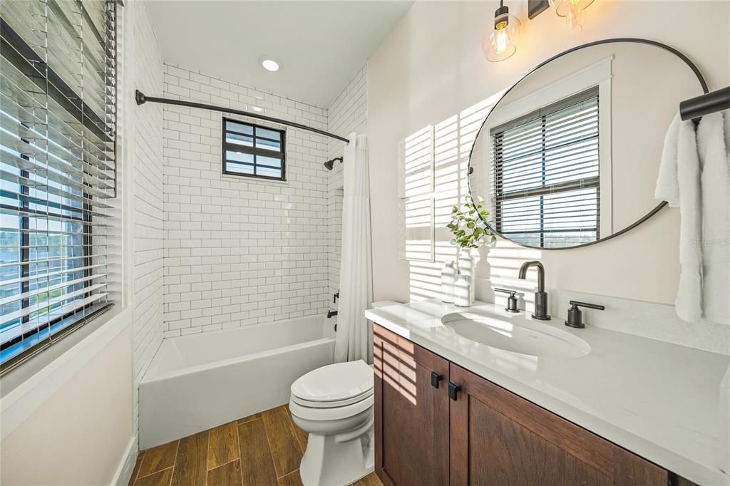 For Sale: $2,975,000 (5 beds, 5 baths, 2966 Square Feet)