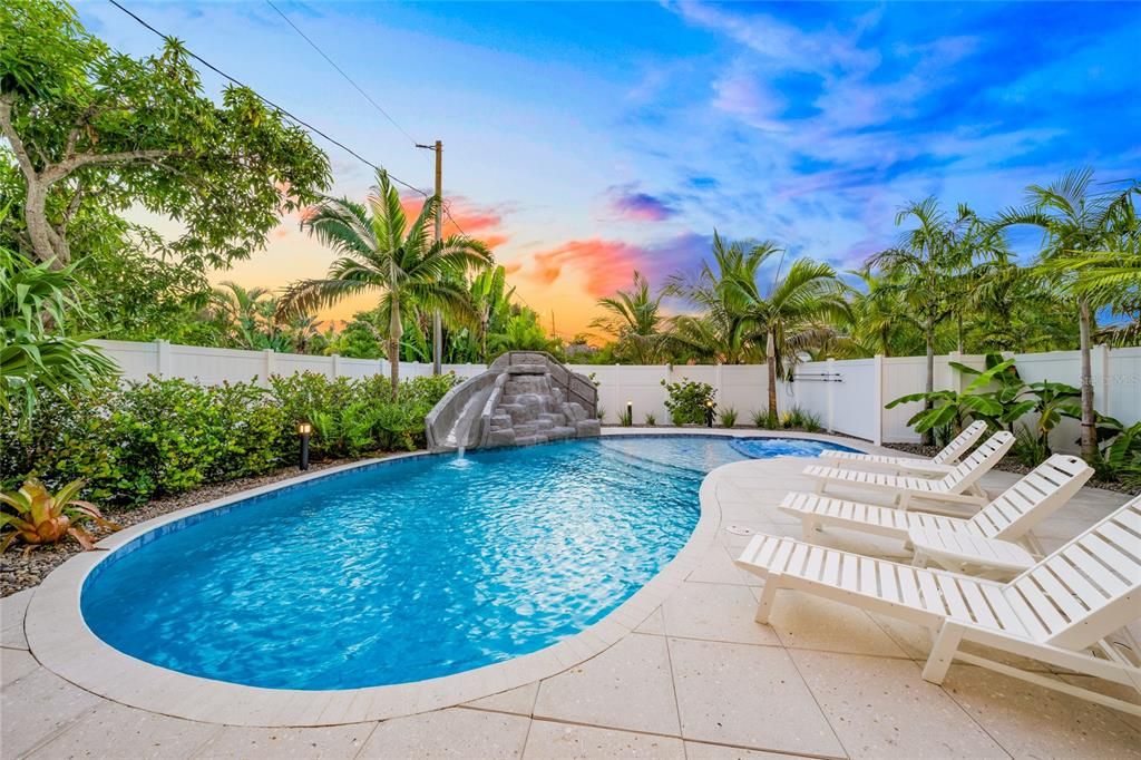 For Sale: $2,975,000 (5 beds, 5 baths, 2966 Square Feet)