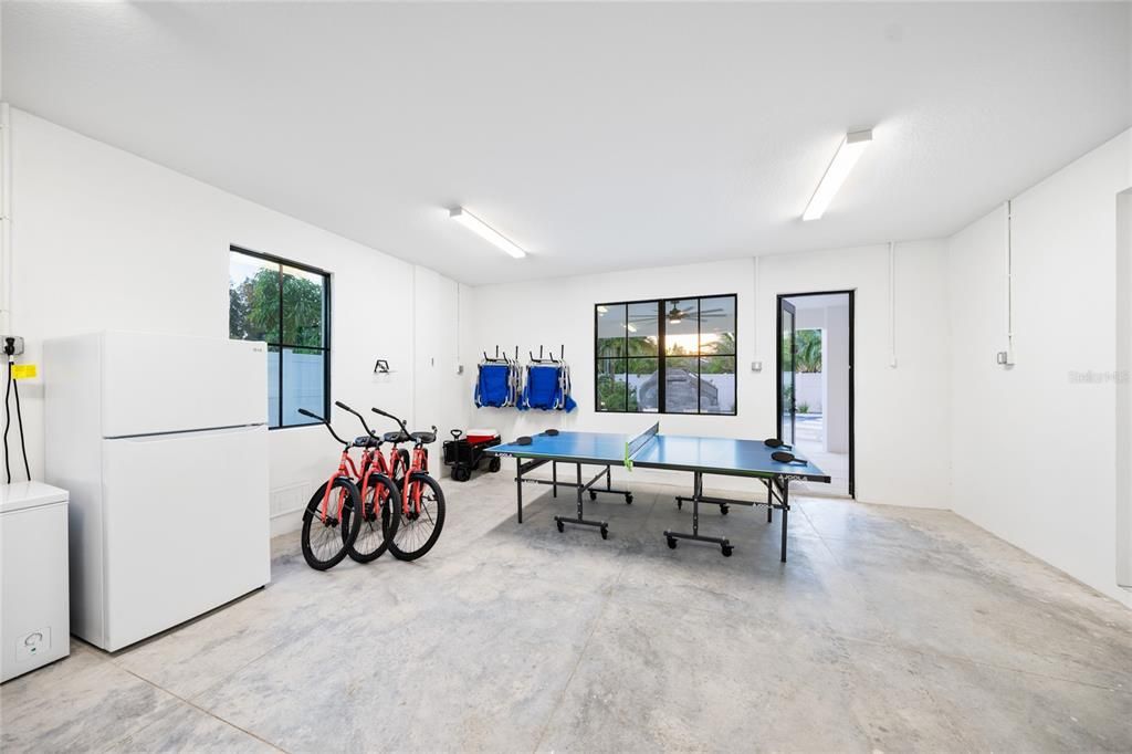 For Sale: $2,975,000 (5 beds, 5 baths, 2966 Square Feet)