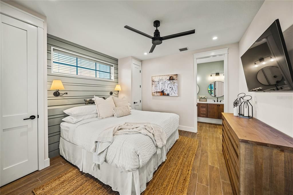 For Sale: $2,975,000 (5 beds, 5 baths, 2966 Square Feet)