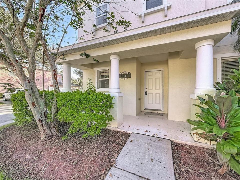 For Rent: $1,995 (3 beds, 2 baths, 1750 Square Feet)