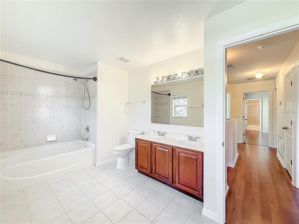 For Rent: $1,995 (3 beds, 2 baths, 1750 Square Feet)