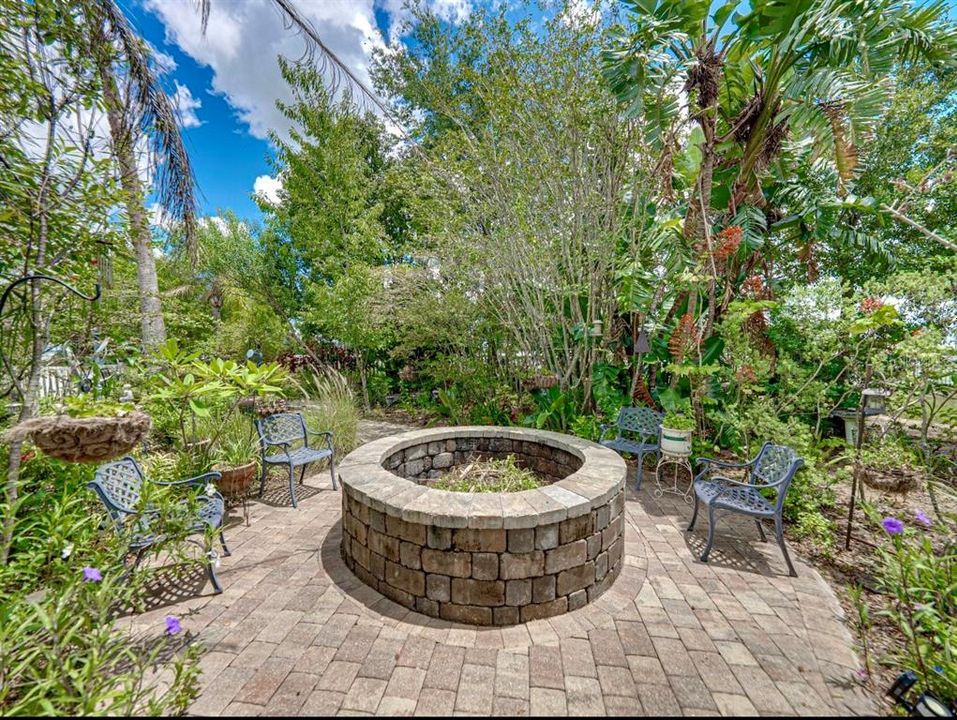 For Sale: $2,500,000 (4 beds, 2 baths, 4545 Square Feet)