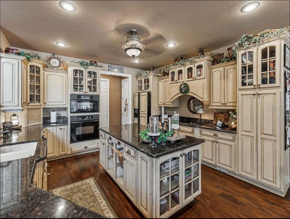 For Sale: $2,500,000 (4 beds, 2 baths, 4545 Square Feet)