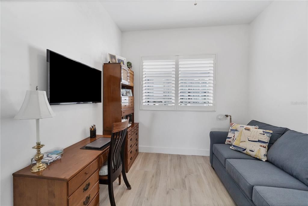 For Sale: $2,495,000 (3 beds, 2 baths, 2040 Square Feet)