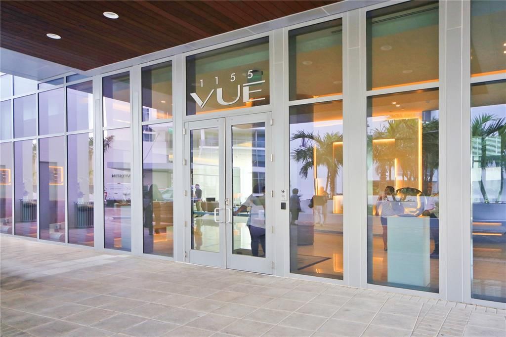 For Sale: $2,495,000 (3 beds, 2 baths, 2040 Square Feet)