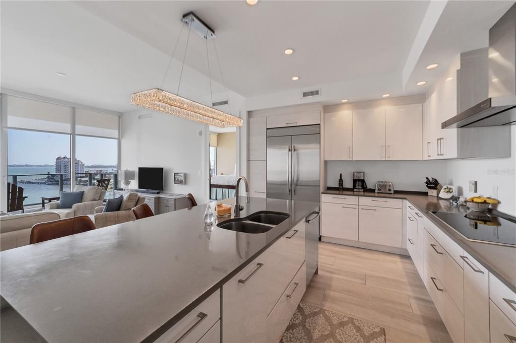 For Sale: $2,495,000 (3 beds, 2 baths, 2040 Square Feet)