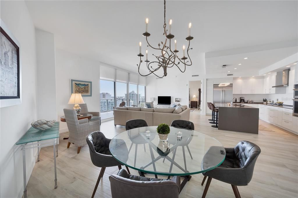 For Sale: $2,495,000 (3 beds, 2 baths, 2040 Square Feet)