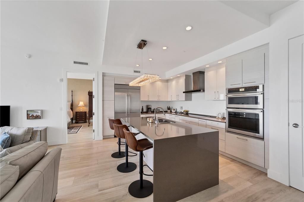 For Sale: $2,495,000 (3 beds, 2 baths, 2040 Square Feet)