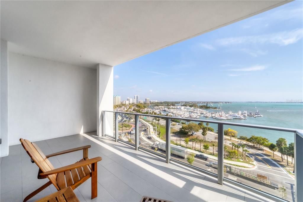 For Sale: $2,495,000 (3 beds, 2 baths, 2040 Square Feet)