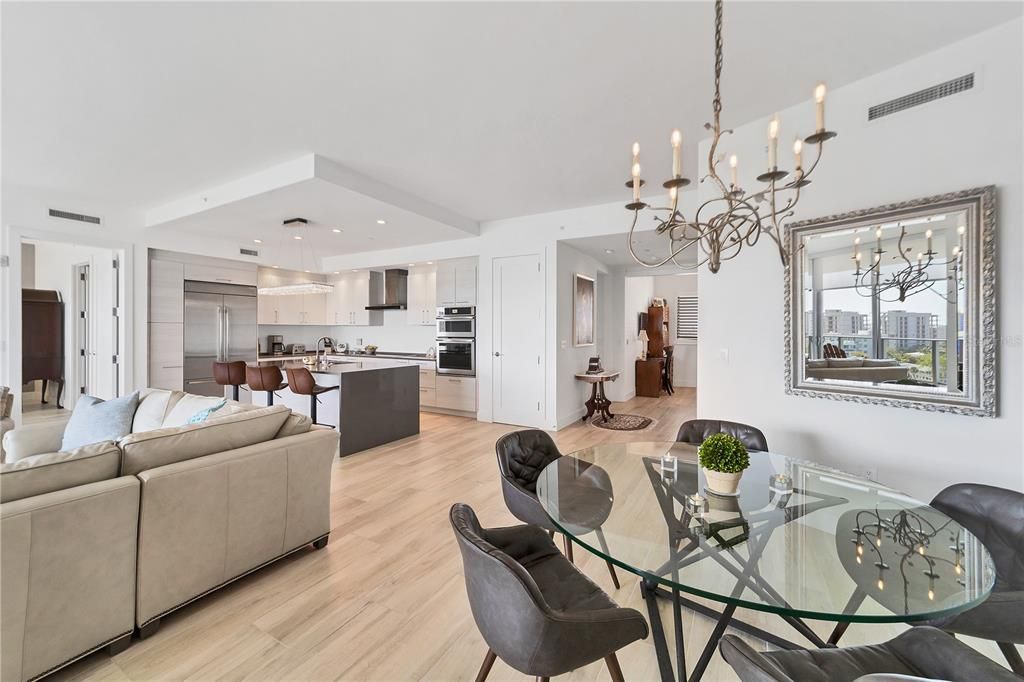 For Sale: $2,495,000 (3 beds, 2 baths, 2040 Square Feet)