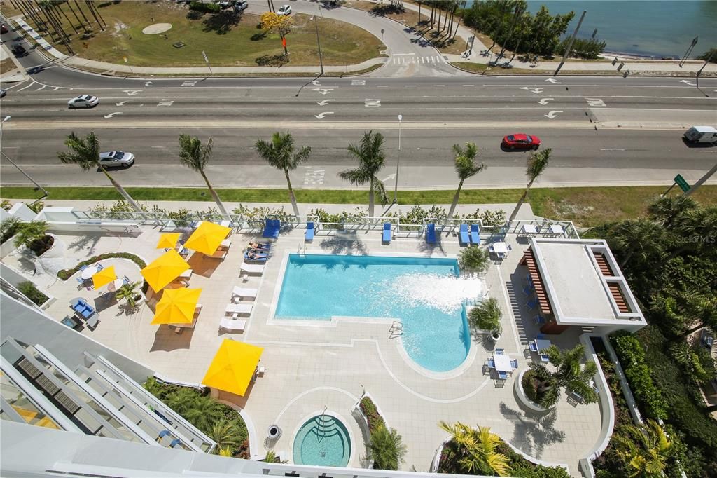 For Sale: $2,495,000 (3 beds, 2 baths, 2040 Square Feet)